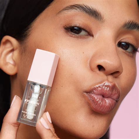 Our Glossy Lip Oil Deeply Hydrates And Comforts Leaving Your Lips Looking Smooth And Naturally