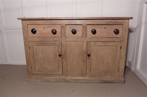 Georgian townhouse, now empty throughout with lots of original features including wood panels and a roll top bath. Large Georgian Original Painted Pine Dresser Base, Kitchen ...