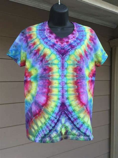 Nice Play With Color How To Dye Fabric Tie Dye Shirts Patterns Diy
