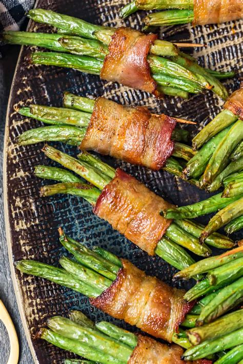 You know how some foods are best when you just let them be? Bacon Wrapped Green Bean Bundles - The Cookie Rookie®