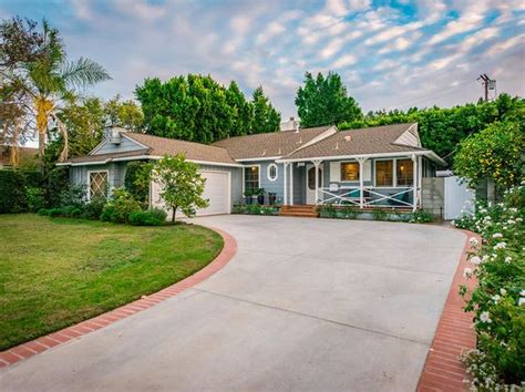 Work with a coldwell banker agent to learn more. Studio City Real Estate - Studio City Los Angeles Homes ...