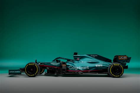 Aston Martin apresenta o AMR21, carro para o retorno à F1
