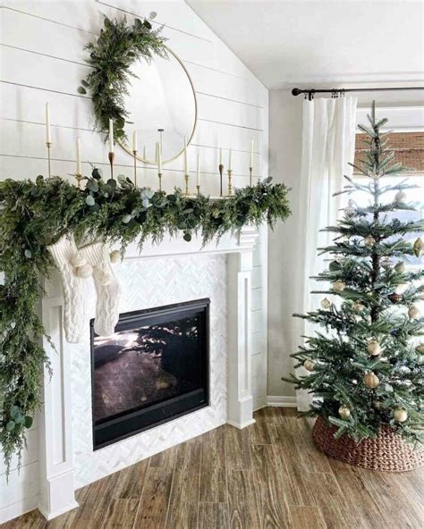 50 Christmas Fireplace Mantel Decoration Ideas