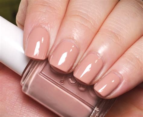 It also contains the word bear, which makes it easy to associate both words together. Essie Wild Nudes | I Know all the Words