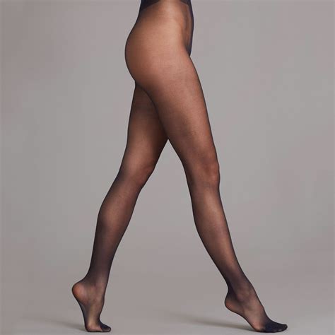 Royalty And Fashion Girls Wear The Best Sheer Tights Who What Wear