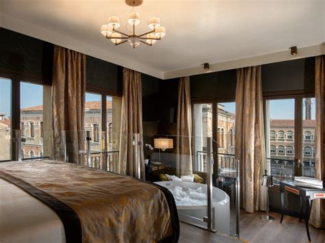 Our best hotels in tysons corner va. Choose the Romantic Junior Suite Corner with Jacuzzi ...