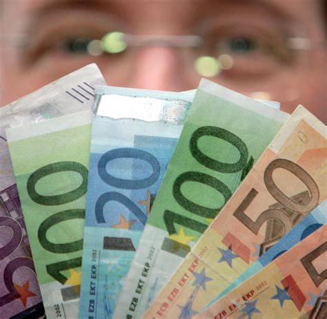 Euroscheine als scheck,.den man natürlich nicht wirklich einlösen kann. Geldscheine Spielgeld Zum Ausdrucken Pdf Kostenlos ...