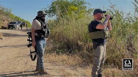 Texas Border Militia Stops Migrants Rights Groups React Los Angeles