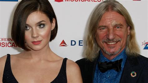 Im alter von nur 23 jahren hat das model eine schockierende diagnose bekommen: Nathalie Volk: Trennung von Frank Otto - Hells-Angels ...