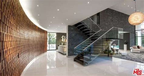 Her gün binlerce yeni, yüksek kaliteli fotoğraf ekleniyor. $34.5 Million Modern Mansion In Beverly Hills, CA | Homes ...