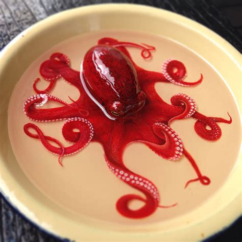 Incredible Life Like Octopus Painted In Layers Of Resin By Keng Lye