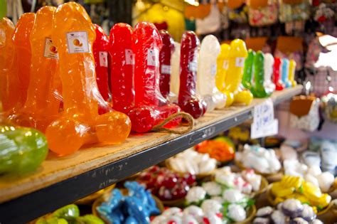 10 Unique Souvenirs To Pick Up In Bangkok