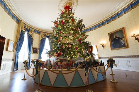 first lady jill biden unveils this year s white house christmas decorations wjct news 89 9