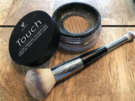 Younique Touch Loose Powder Foundation And Powderconcealer Brush
