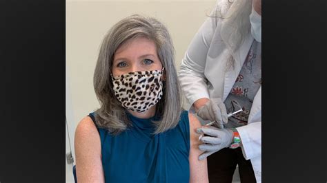 Did Joni Ernst Get Early Covid 19 Vax After Calling Virus Hoax