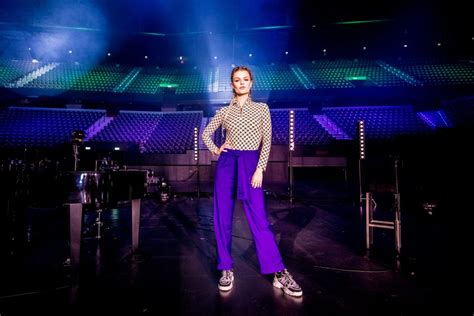 Davina's debut album will be released in august 2020. Davina Michelle treedt vier keer op in leeg Ahoy ...