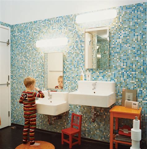 Here are some ideas for your bathroom renovation or remodel that will take your morning and evening grooming rituals to a whole new level. 11 Modern Bathroom Vanity Ideas - Dwell