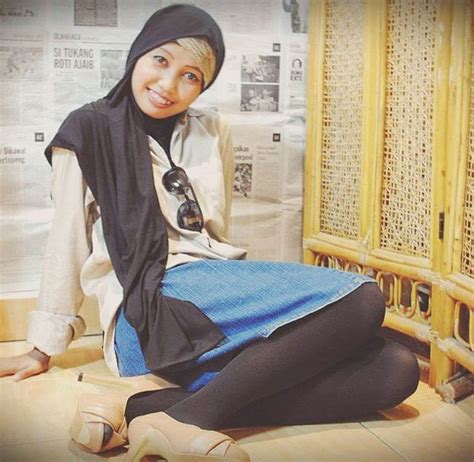 hijab pantyhose telegraph