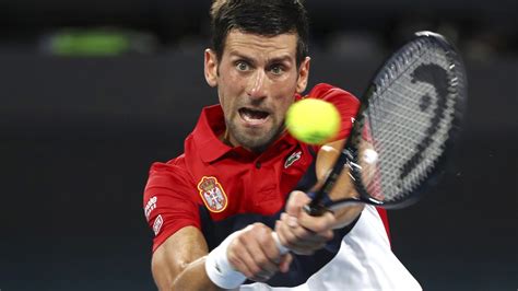 Danach sorgt er für einen rührenden moment. Djokovic stark: Serbien im Viertelfinale - Bild.de