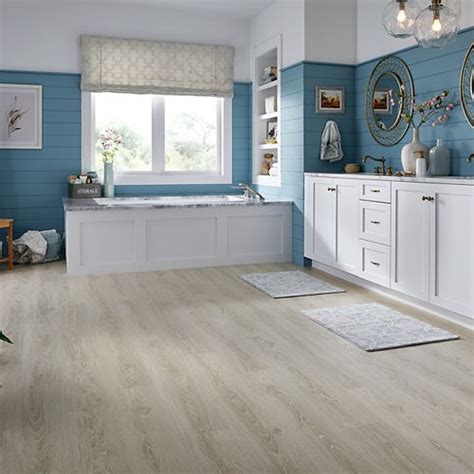 Shop extremely durable & easy to clean oak laminate flooring & grey laminate flooring online at floorsave. Sand Dune Oak Outlast+ Laminate Flooring | PERGO® Flooring ...