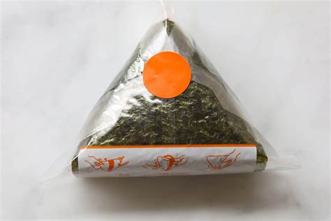 How To Make Japanese Onigiri Rice Triangles Rice Wrapped With Seaweed