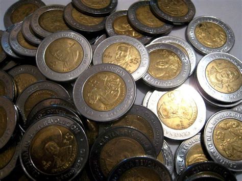 Monedas De 5 Pesos Bicentenario De Independencia Mexicana 1400 En