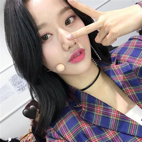 Asiachan has 415 lee naeun images, wallpapers, hd wallpapers, android/iphone wallpapers, facebook covers, and many more in its gallery. April Naeun 🖤💙💜 on Instagram: "뒤에 🐏예낭 뿌" (With images) | Hair makeup