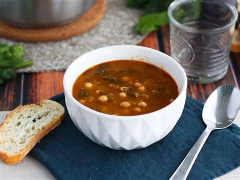 Soupe de pois chiches aux épinards