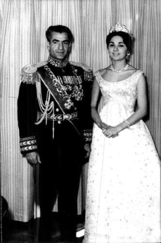 Pin By Mobazy On Mariage Royal Farah Diba Royal Wedding Gowns Royal Weddings