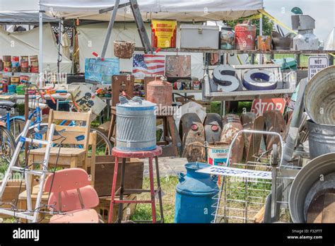 Highway 127 Yard Sale in Kentucky USA Stock Photo - Alamy