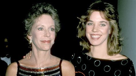 Inside Carol Burnetts Troubled Relationship With Her Late Daughter Carrie Hamilton Before She