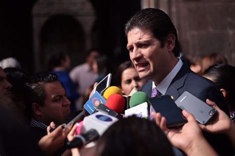De acuerdo a un comunicado, hace unos momentos, nuestro candidato a la alcaldía de morelia, memo valencia, y su equipo de campaña sufrieron un atentado con armas de fuego. Pide Alfonso continuidad en gobierno de Silvano - Noticias ...