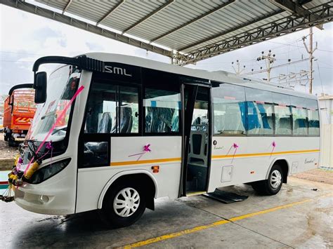 Staff And Contract SML Isuzu Executive LX Coach Bus At Rs 3425000 In Pune