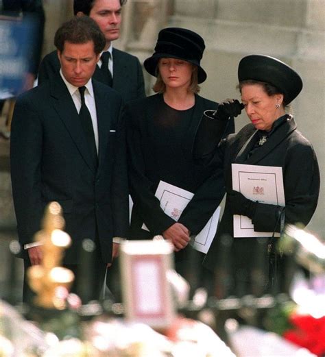 Princess Diana Funeral Photos 30 Unforgettable Moments At The Funeral
