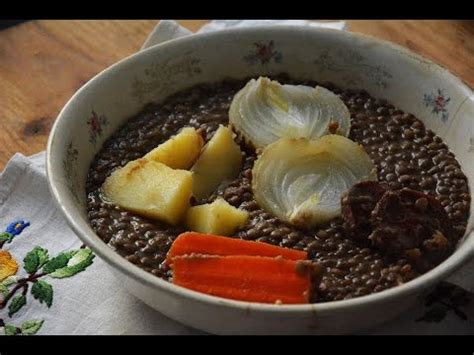 Chorizo sarta, patatas medianas, cebolla, ajos, laurel lentejas con chorizo. Como hacer lentejas estofadas con chorizo - recetas de ...