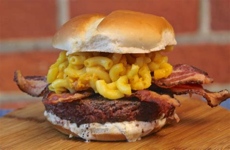Bacon Mac And Cheese Burger Burger Yummy Food Mac And Cheese Burger