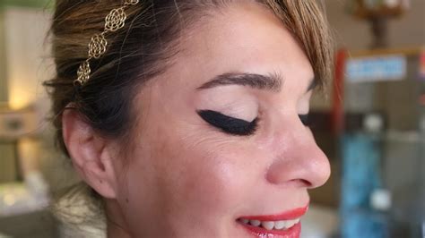 How To Do Perfect Winged Cat Eyeliner Over 40 Youtube