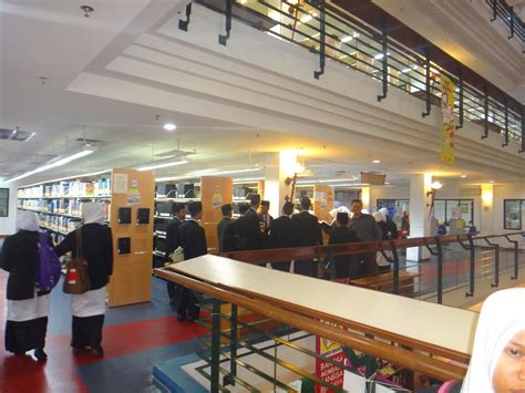 Selamat tahun baru 2008 diucapkan kepada semua warga smk seksyen 18 shah alam. Lawatan SMK Seksyen 18 Shah Alam - UPSI | PERPUSTAKAAN ...