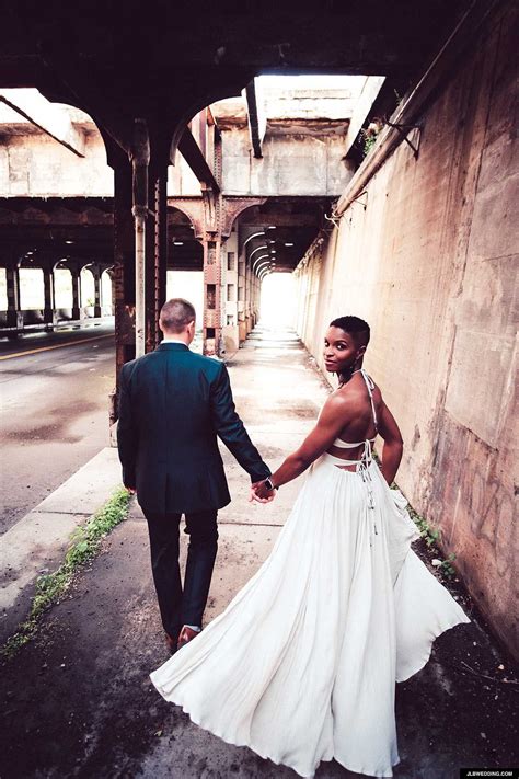 Amazing engage couple | Wedding photography poses, Engagement pictures