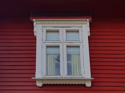 Per inge torkelsen (born 21 march 1953) is a norwegian comic, author, radio personality, and self declared clown. The curious case of a window in Stavanger...