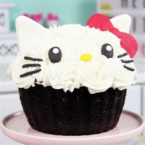 Cute Baking And More Hello Kitty Hello Kitty Cupcakes Cat Cupcakes