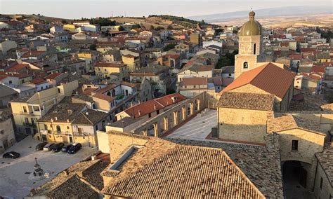 Tra i contententi al titolo di borgo più bello d'italia, infatti, c'era albori, piccolo gioiello della costiera amalfitana, che conta meno di 300 abitanti. Facciamo vincere Pietramontecorvino! Vota entro oggi per ...