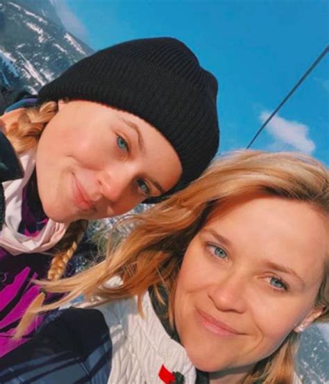 Reese Witherspoon Shares Selfie With Lookalike Daughter And Fans Can