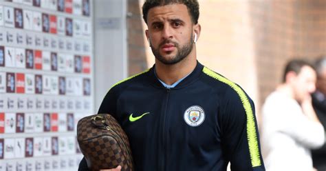 Manchester city football club is an english football club based in manchester that competes in the premier league, the top flight of english football. Ключевой защитник Ман Сити продлит контракт с клубом ...