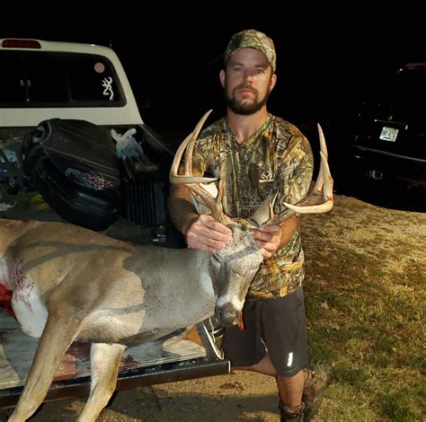 Whitetail buck in Georgia by Austin Potts | Bowhunting.com