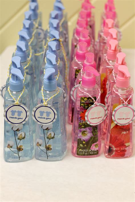 You have to come up with awesome baby shower party favors. Gender Neutral Baby Shower