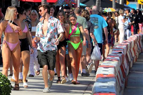 Spring Breakers Take Over Florida Amid Covid Pandemic Were Very