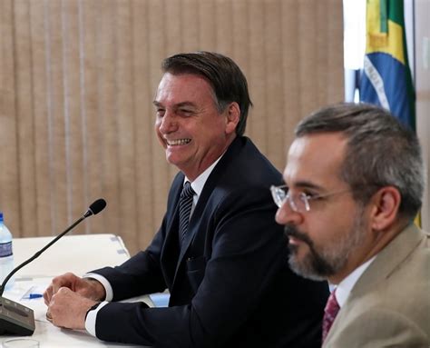 Bolsonaro Confirma Cortes Em Cursos De Humanas E Diz Que Brasileiro