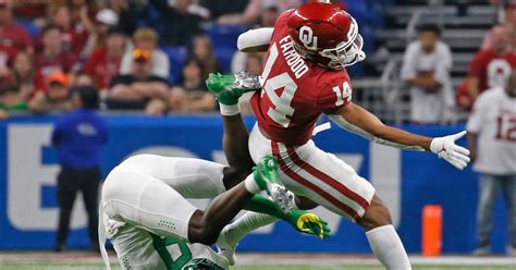 Watch Oklahoma Wide Receiver Jalil Farooq Makes Insane One Handed