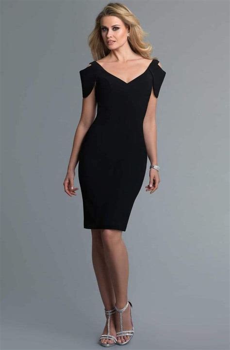 Be Simply Gorgeous In This Exemplary Dress By Saboroma This Knee